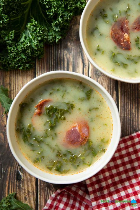 Caldo Verde Recipe, Portuguese Kale Soup, Portuguese Soup, Cold Weather Soup, Healthy Soup Recipe, Traditional French Recipes, Portugal Food, Soups Recipes, Portuguese Cuisine