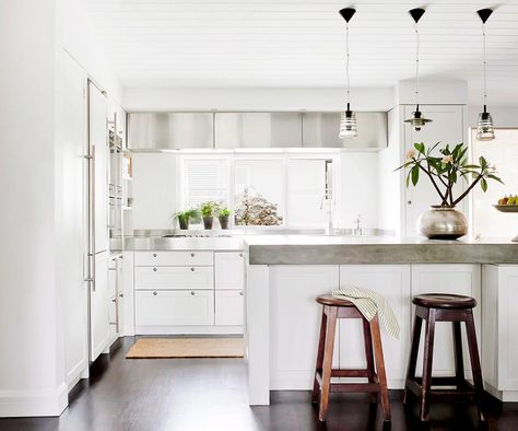 industrial style kitchen Butlers Pantry Ideas, Kitchen With Butlers Pantry, Kitchen Butlers Pantry, Pantry Layout, Modern Country Kitchens, Farmhouse Kitchens, Butlers Pantry, Kitchen Surfaces, Design A Space