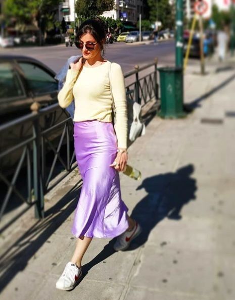 Lilac slip skirt #stylish #summer #outfitideas Satin Dress Outfit Casual, Silk Skirt Outfit Summer, Satin Slip Dress Outfit, Purple Skirt Outfit, Silk Skirt Outfit, Lady Outfit, Silk Slip Skirt, Satin Skirts, Slip Dress Outfit