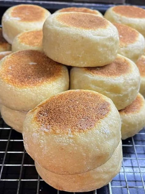 Sourdough Tortillas Recipe, Sourdough English Muffin Recipe, Sourdough Sandwich Bread Recipe, Ciabatta Bread Recipe, Active Sourdough Starter, Oatmeal Chocolate Chip Muffins, Sourdough Muffins, Sourdough English Muffins, English Muffin Recipes