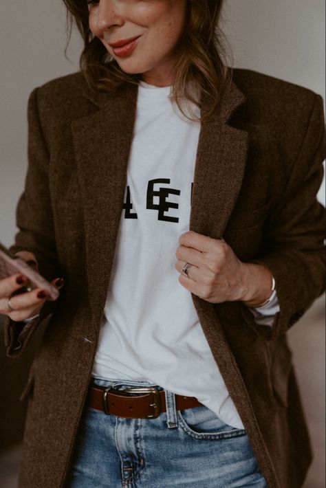 Mango wool blend herringbone blazer in brown Wool Blazer Outfit Women, Tweed Blazer Outfit Women, White Sneakers Adidas, Brown Herringbone Blazer, Polo Ralph Lauren Baseball Cap, Tweed Blazer Outfit, Tweed Fashion, Brown Tweed Blazer, Blazer Tweed