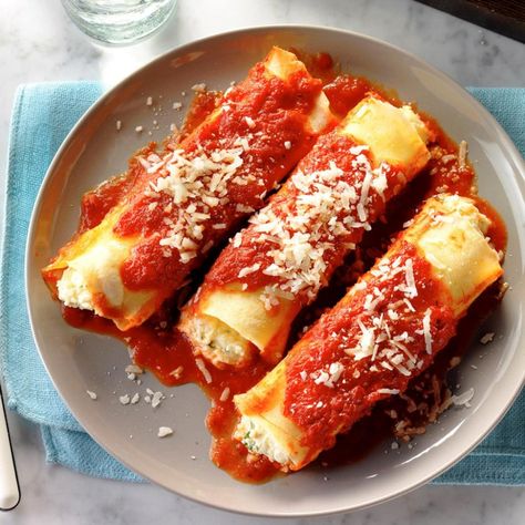 Homemade Manicotti Homemade Manicotti Recipe, Homemade Manicotti, Manicotti Recipe, Favorite Casseroles, Stuffed Shells, Free Style, Italian Dishes, In Kitchen, Cooking Dinner