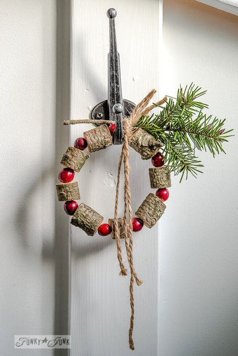 Cranberry Christmas, Eco Christmas, Crafting Wire, Mini Wreaths, Cork Crafts, Fresh Cranberries, Christmas Makes, Primitive Christmas, Beaded Ornaments