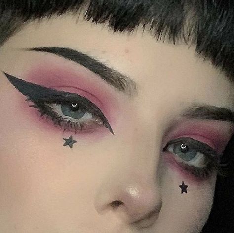 Egirl Eye Makeup, Maquillaje E Girl, Draculaura Makeup, Grunge Eye Makeup, Makeup Egirl, Spring Makeup Looks, Maquillaje Aesthetic, E Girl Makeup, Egirl Makeup