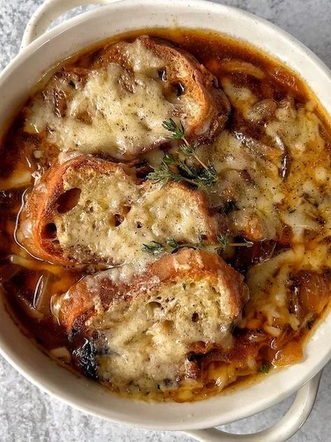 Instant Pot French Onion Soup, Vegetarian Dips, Vegan French Onion Soup, Best French Onion Soup, Classic French Onion Soup, French Onion Soup Recipe, Onion Soup Recipes, Ina Garten Recipes, Beef Bone Broth