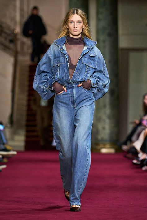 Denim Outfit Fall, Moda Denim, All Jeans, Fall Denim, Double Denim, Jean Trends, Denim Trends, Denim Details, Denim Jumpsuit