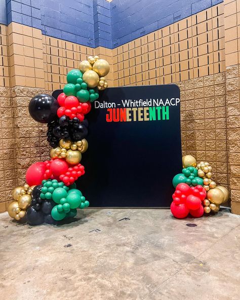 Juneteenth 🖤❤️💛💚 #juneteenth #juneteenthcelebration #balloongarland #balloondecor #marqueeletters #eventdesign #eventdecor Marquee Letters, Balloon Garland, Balloon Decorations, Event Decor, Event Design, Quick Saves