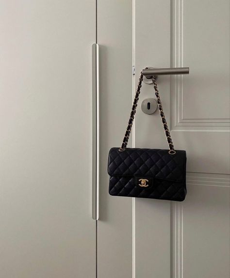 Designer Bags Black, Chanel Bag Outfit, Black Designer Bags, Chanel Bag Classic, Chanel Double Flap, Chanel Classic Flap Bag, Chanel Flap Bag, Classic Flap Bag, Girly Bags