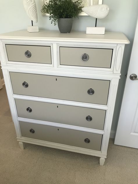 Two Toned Dresser Painted, Two Tone Furniture Painting Wood, Two Tone Painted Dresser Ideas, 2 Tone Dressers, Two Tone Chest Of Drawers, Two Tone Painted Dresser, Dresser Makeover White And Wood, Painting Wood Dresser White, Two Tone Dresser Painted