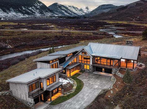 Real Estate Luxury, Luxury Real Estate Marketing, Mountain Living, Modern Mountain, Crested Butte, Colorado Homes, Home Magazine, Mountain Homes, Garden House