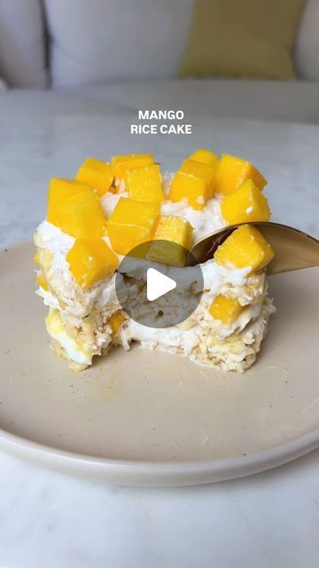 laila ♡ on Instagram: "rice cakes have been on repeat here all summer 🤤 

3 rice cakes soaked in 1 blended mango + 1 tbsp honey, assembled with: 1/2 cup sweetened yogurt, 1/2 cup diced mangoes and 1/4 cup shredded coconut." Summer 3, Rice Cakes, Shredded Coconut, Low Sugar, On Repeat, Vegan Desserts, Yogurt, Mango, Coconut