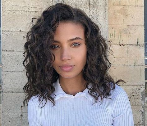 2c Curls, Cuts For Curly Hair, Medium Curly Haircuts, Curly Lob, Shoulder Length Curly Hair, Natural Curly Hair Cuts, Medium Length Curly Hair, Hairstyles For Black Hair, Bob Cuts