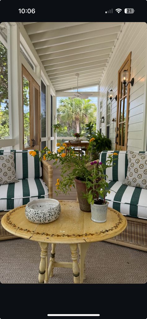 Front Porch Table, Patio Color Schemes, Cozy Porch, Porch Table, Screened In Patio, Outdoor Patio Furniture, Outdoor Patio, Front Porch, Patio Furniture