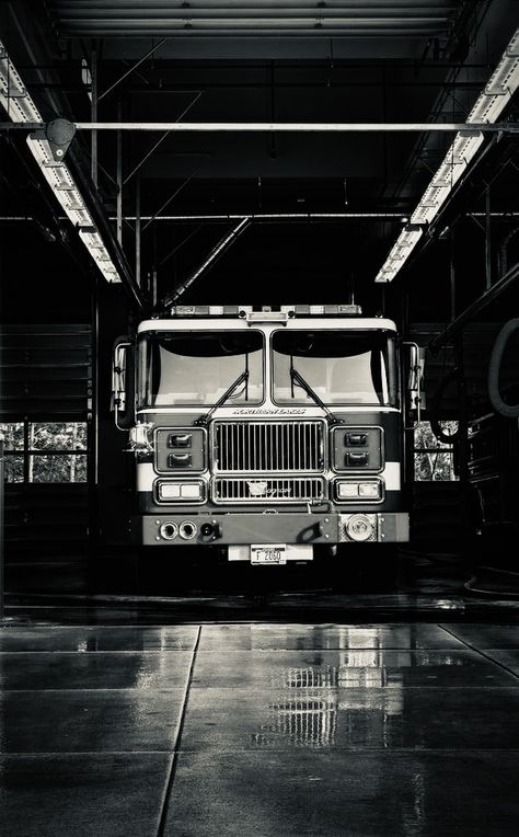 Fire Station Aesthetic, Firefighting Aesthetic, Firefighter Wallpaper Iphone, Firefighters Aesthetic, Emt Aesthetic, Fireman Aesthetic, Firefighter Wallpaper, Paramedic Aesthetic, Firefighter Aesthetic