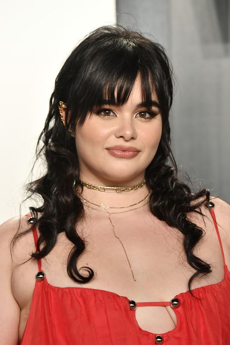 BEVERLY HILLS, CALIFORNIA - FEBRUARY 09: Barbie Ferreira attends the 2020 Vanity Fair Oscar Party hosted by Radhika Jones at Wallis Annenberg Center for the Performing Arts on February 09, 2020 in Beverly Hills, California. (Photo by Frazer Harrison/Getty Images) Priscilla Makeup, Barbara Ferreira, Kat Euphoria, Realistic Makeup, Hispanic Girl, Straight Across Bangs, Euphoria Cast, Mascara Hacks, Pick Up Line