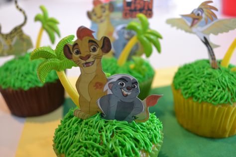 Lion Guard has become a popular show to watch at our house. We have always been a big fan of Lion King and now my kids love this new tv cartoon series. Cupcake toppers are not available for … Lion King Cupcakes Ideas, Lion King Cupcakes, Lion Guard Birthday Party, Lion Guard Party, Lion Guard Birthday, Lion King Birthday Party Ideas, Elephant Garland, Show To Watch, Lion King Party