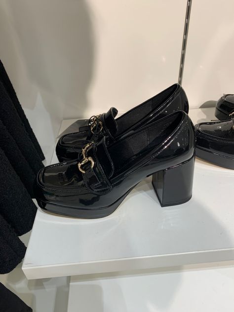 Dark Academia Heels, Dark Academia Aesthetic Shoes, Academia Aesthetic Shoes, Old Money Aesthetic Shoes, Black Academia Outfit, Dark Academia Shoes, Old Money Shoes, Dark Academia Accessories, Black Academia