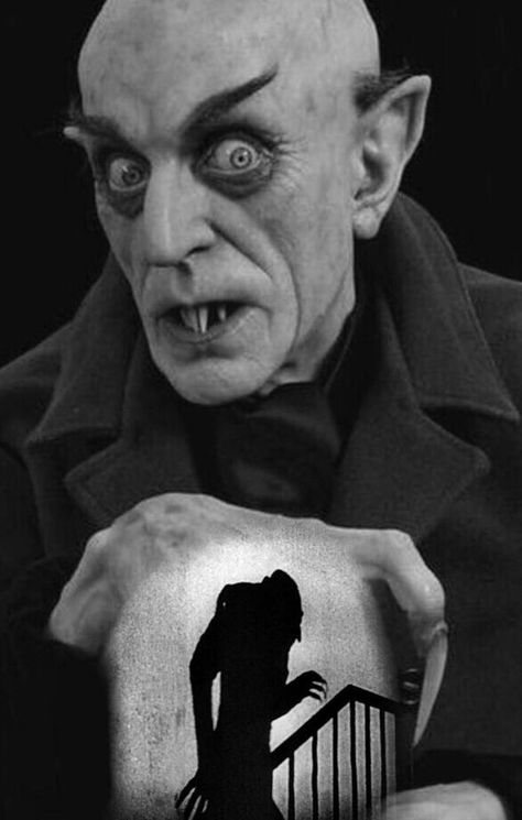 NOSFERATU Fictional Villains, Horror Reference, Nosferatu 1922, Max Schreck, Tattoo World, Horror Posters, Classic Horror Movies, Horror Movie Characters, Classic Monsters