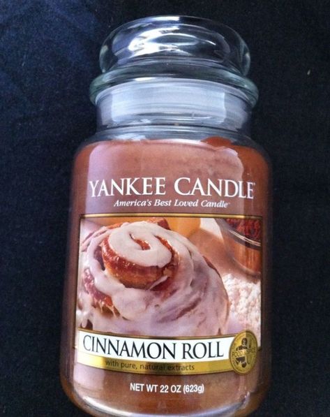 Candle Obsession, Yankee Candles, Candle Aesthetic, Smell Goods, Candle Wax Melts, Yankee Candle, Christmas Aesthetic, Christmas Wishes, Christmas Wishlist