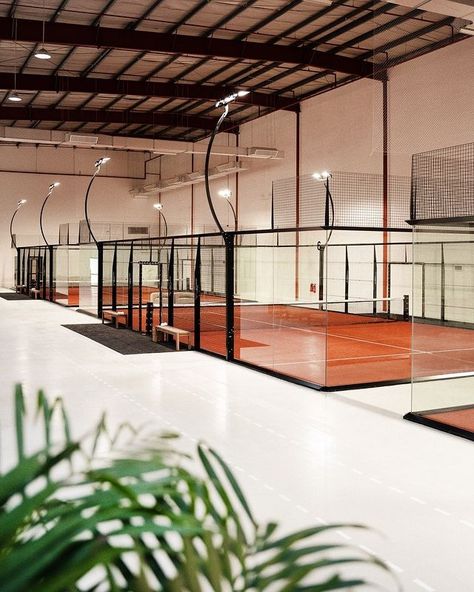 Padel Edition (@padeledition) • Instagram photos and videos Tennis Club Interior, Tennis Clubhouse Interior, Tennis Club House, Tennis Club Design, Padel Courts Design, Bio Whatsapp, Tennis Design, Badminton Court, Paddle Ball