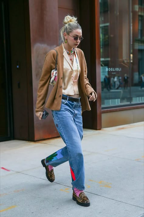 Loafers Fall Outfit, Gigi Hadid Street Style, Leopard Print Loafers, Gigi Hadid Outfits, Fall Outfit Inspiration, Gigi Hadid Style, Hadid Style, Outfit Inspiration Fall, Famous Fashion