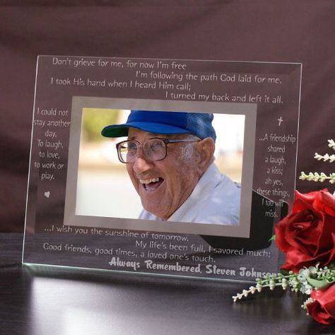 Engraved Remembrance Glass Picture Frame Memorial Picture Frame, Unique Sympathy Gifts, Glass Picture Frame, Mom In Heaven, Memorial Ideas, Desk Display, Memory Frame, Memory Pictures, Personalized Memorial Gifts