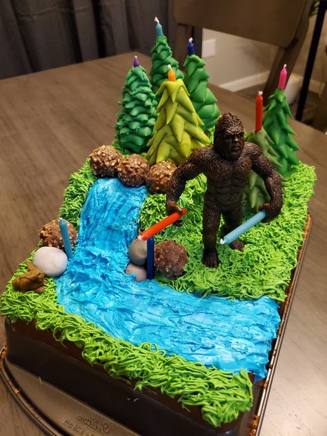 BigFoot Cake for my daughters 10th birthday! Custom design by Justin McGraw January 2020. Bigfoot Cake Birthday, Sasquatch Birthday Cake, Sasquatch Cake Ideas, Big Foot Cakes, Bigfoot Cake Ideas, Bigfoot Birthday Party Ideas, Sasquatch Cake, Yeti Cake, Bigfoot Cake