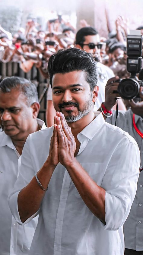 ❤Thalapathy Vijay 💝honor 💞Student's meet!!💗 Part 2✌ Cristiano Ronaldo Workout, Tamil Hero, Cute Murugan Images, Ilayathalapathy Vijay Cute Images, Actor Vijay Hd Wallpaper New, Bruce Lee Poster, Vijay Actor Hd Images, Ilayathalapathy Vijay, Actor Vijay