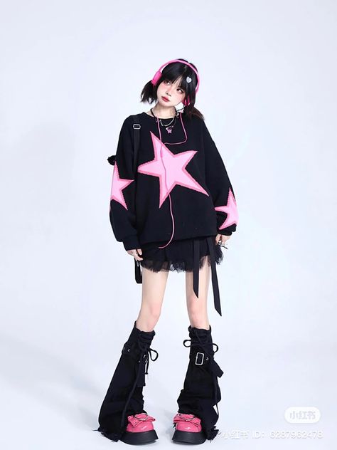 Leaning Over Pose Reference, Jpop Outfits, Jpop Idol Outfits, Jpop Fashion, Japanese Idol Outfits, Still Poses, Aesthetic Ropa, Japanese Fashion Kawaii, Estilo Harajuku