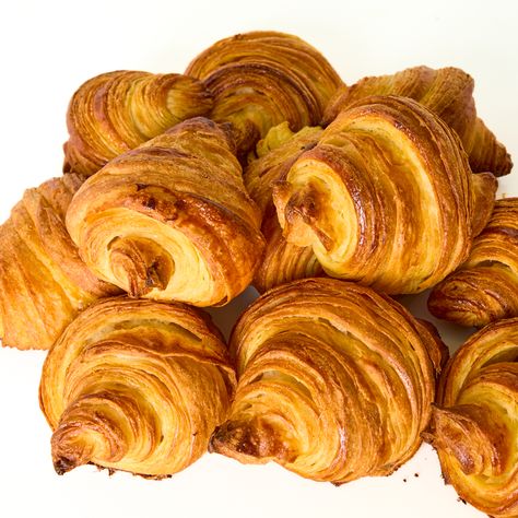 Beginner Croissants Crossiant Recipes Easy, Easy Croissant Recipe, Crossiant Recipes, Classic Puff Pastry, Crossant Recipes, Making Croissants, Baker Bettie, Ham And Cheese Croissant, Homemade Croissants