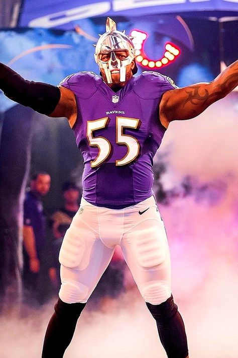 Football Ideas, Nfl Football Pictures, Ray Lewis, Ravens Football, Nfl Photos, American Football Players, Football Pictures, Nfl Players, Baltimore Ravens