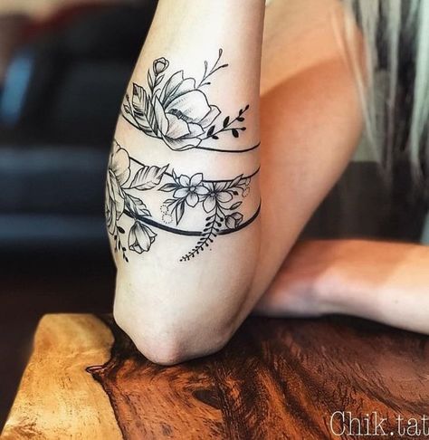 Tattoo Band, Forearm Flower Tattoo, Tattoo Diy, Muster Tattoos, Strength Tattoo, Arm Band Tattoo, Inspiration Tattoos, Cat Tattoos, Tiny Tattoo