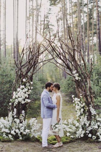 Wedding Arch Ideas, Wedding Arches Outdoors, Arch Ideas, Event Planning Tips, Wedding Altars, Ceremony Arch, Wedding Forward, Wedding Ceremony Decorations, Woodland Wedding