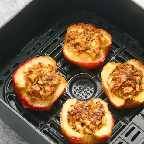 Air Fryer Baked Apples (Moist & Juicy) | KITCHEN @ HOSKINS Air Fryer Baked Apples, Apple Oats, Air Fryer Dessert Recipes, Persimmon Bread, Air Fryer Dessert, Best Apples For Baking, Air Fryer Recipes Dessert, Baked Apple Recipes, Air Fryer Desserts