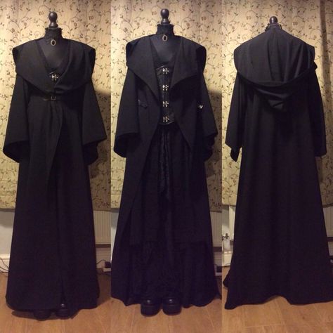 Invisible Cloak Harry Potter, Witch Robes Harry Potter, Black Wizard Robes, Witch Robes Aesthetic, Black Cloak Costume Ideas, Wizard Dress Robes, Wizard Robes Harry Potter, Magic Robes, Witch Robes