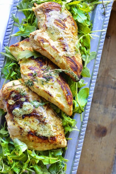 Chicken And Arugula, Chicken With Arugula, Arugula Recipes, Paleo Main Dishes, Lemon Pepper Chicken, Dinner Chicken, Pepper Chicken, Paleo Chicken, Chicken Stuffed Peppers