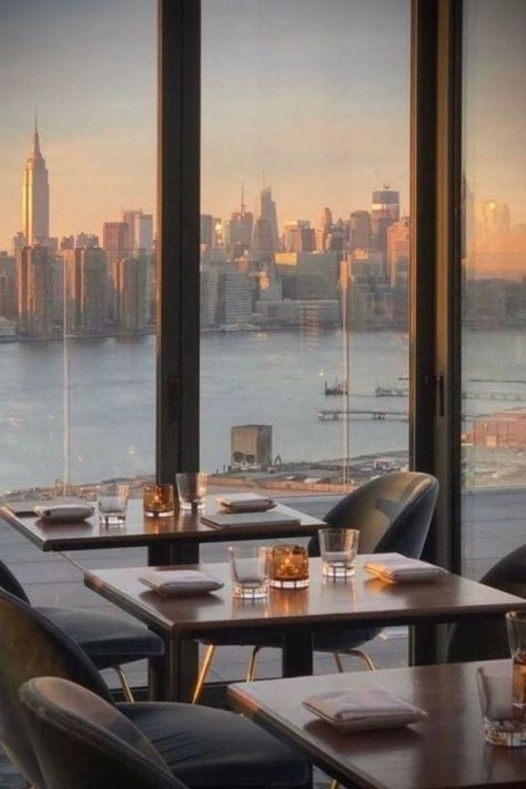 The most beautiful and instagram-worthy restaurants in New York City! Restaurant Pictures Instagram, Instagrammable Restaurants, Classy Cocktails, Restaurants In New York City, Ny Restaurants, Restaurants In New York, New York Bar, Restaurant Pictures, New York Vibes