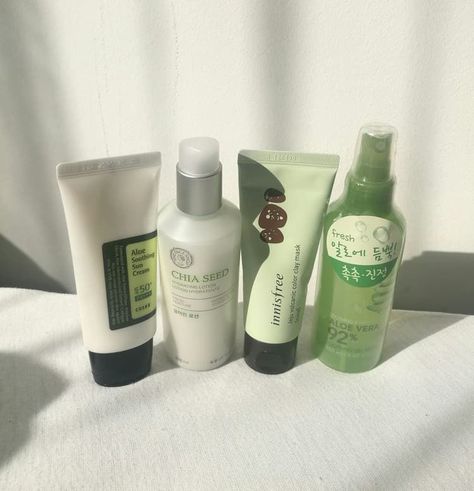 Glory Aesthetic, Green Skincare, Mint Green Aesthetic, Japanese Skincare, Aesthetic Green, Green Theme, Sun Cream, Green Aesthetic, Skin Care Products