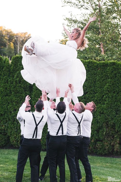 The groomsmen tossing the bride into the air. Bride And Groomsmen Photos, Groomsmen Throwing Bride, Bride And Groomsmen Pictures, Bride With Groomsmen Pictures, Lds Wedding Photos, Rich Wedding, Groomsmen Pictures, Awkward Wedding Photos, Fun Wedding Pictures