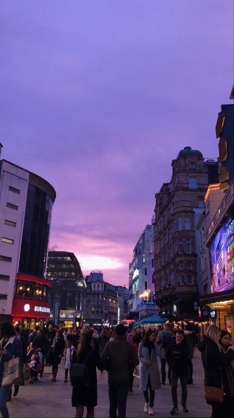 Leicester Square London Aesthetic, Leicester Aesthetic, Nature Snap, London September, Leicester Square London, London Vibes, London Dreams, London Baby, London Aesthetic