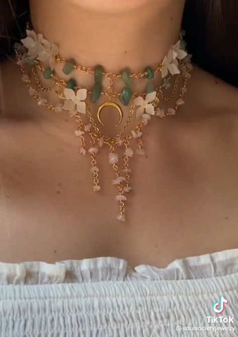 Fae Outfit Aesthetic, Persephone Design, Fae Aesthetic Clothes, Ethereal Accessories, Fae Outfit, Necklace Reference, Conceptual Jewelry, Ethereal Jewelry, Pretty Jewelry Necklaces