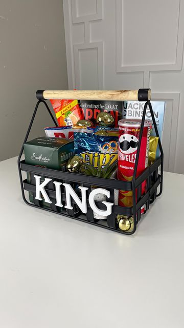 Easter Basket Ideas For Dad, Husband Basket Gift, Jolly Basket For Boyfriend, Snack Gift Basket Ideas For Men, Men’s Basket Ideas, Birthday Basket For Husband, Man Gift Basket Ideas, Snack Basket Ideas For Men, Snowball Hairstyles