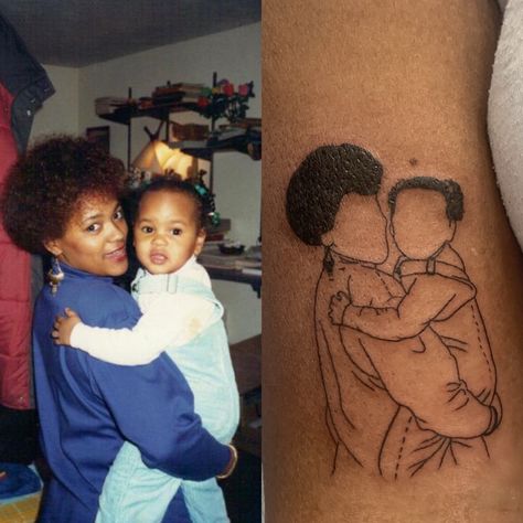 Mom And Daughter Portrait Tattoo, Faceless Tattoo Portraits, Black Mom Tattoo Ideas, Minimalist Portrait Tattoo, Outline Of Picture Tattoo, Son Tattoo For Mom Unique, Small Portrait Tattoo, Mom Portrait Tattoo, Portrait Outline Tattoo