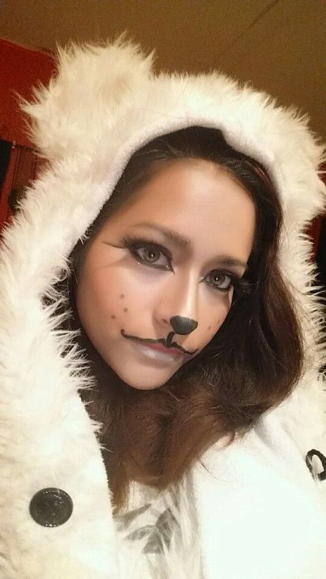 Polar bear makeup for Christmas Polar Bear Makeup, Diy Polar Bear, Makeup For Christmas, Bear Face Paint, Polar Bear Costume, Polar Bear Face, Christmas Makeup Tutorial, Teddy Bear Costume, Bear Makeup