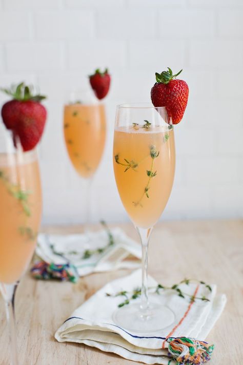 Strawberry Grapefruit Mimosa Grapefruit Mimosa, Mimosa Recipe, A Beautiful Mess, Beautiful Mess, Classic Cocktails, Party Drinks, High Tea, Cocktail Drinks, Mimosa