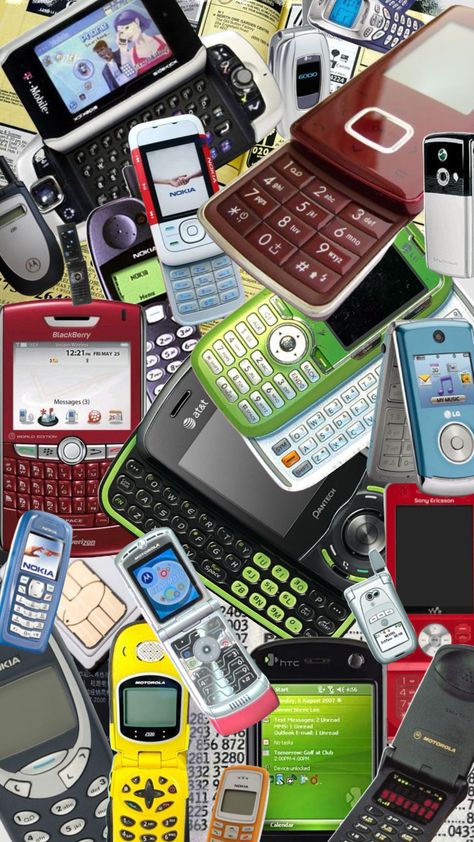 vintage cellphones #cell #phone #mobile #cellular #tele #telephone #2000s #millenial #millenium #2000 #2000saesthetic #icons Phone Vintage Aesthetic, 2000s Teen Aesthetic, 2000s Phone, Flip Phones, Late 90s, Phone Design, Time Capsule, Vintage Aesthetic, Early 2000s