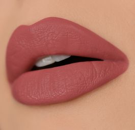 Brownish Pink Lipstick, Lipstick Looks, Lip Lock, Neutral Lip Color, Nude Pink Lipstick, Best Matte Lipstick, Lips Painting, Matte Lipstick Shades, Apply Lipstick