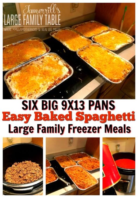 Spaghetti Bake Freezer Meal, Freezer Spaghetti Bake, Baked Spaghetti For A Large Crowd, Baked Spaghetti For A Crowd, Large Crowd Meals, Family Freezer Meals, Easy Baked Spaghetti Recipe, Large Family Table, Easy Baked Spaghetti