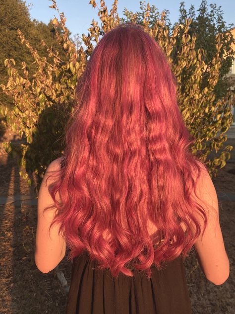 Redhead Pink Hair, Dark Pink Natural Hair, Berry Pink Hair Color, Light Red Pink Hair, Auburn Pink Hair, Pink Auburn Hair, Pink Hair With Layers, Pink Hair No Bleach, Pink Tinted Hair