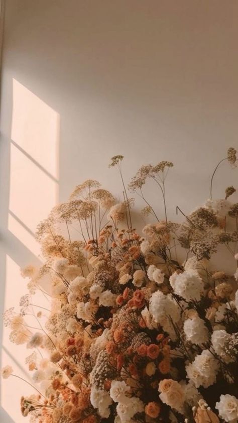 Earthy Boho Aesthetic Photos, Wallpaper Backgrounds Astethic, Neutral Fall Iphone Wallpaper, Neutral Asthetic Pics, Wallpaper Astetics Cute, Neutral Flowers Aesthetic, Boho Iphone Wallpaper Aesthetic, Phone Esthetic Ideas, Neutral Boho Wallpaper Iphone